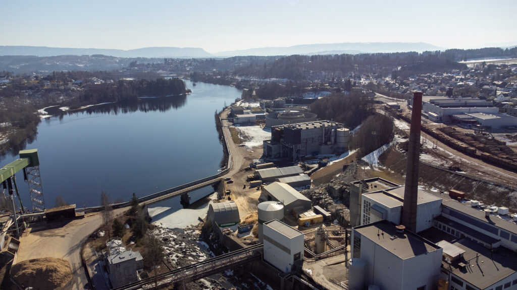 Viken Skog om trefibermassefabrikk: – Vi fortsetter, men er avhengig av å få utslippstillatelsen